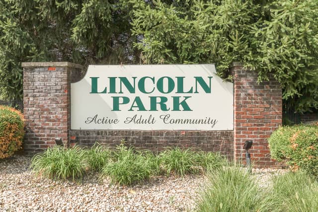 1031 Lincoln Park West Drive, Greenwood, IN 46142, photo 4 of 40
