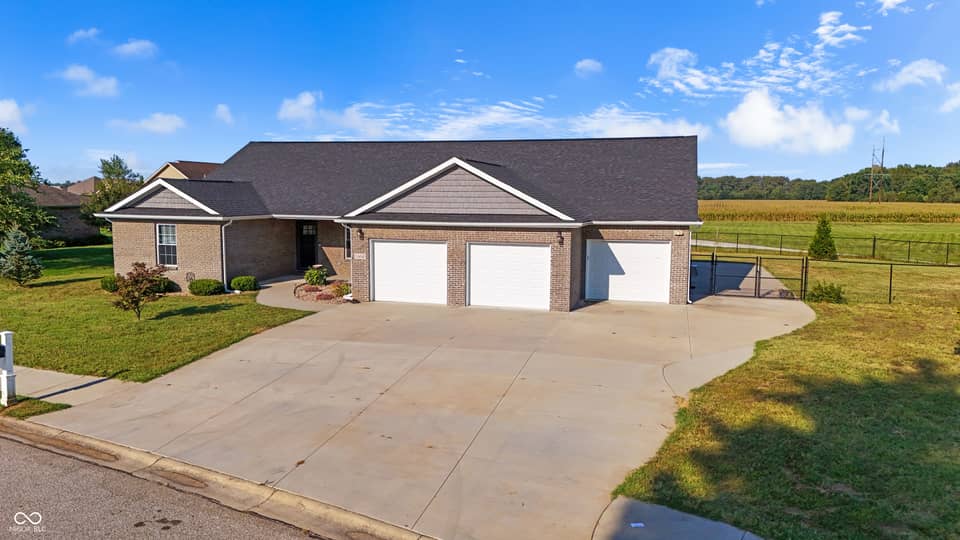 1604 E Bell Ford Drive, Seymour