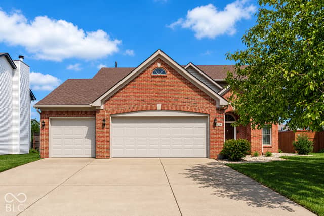 1224 Knapps Court, Greenwood, IN 46142, photo 2 of 23