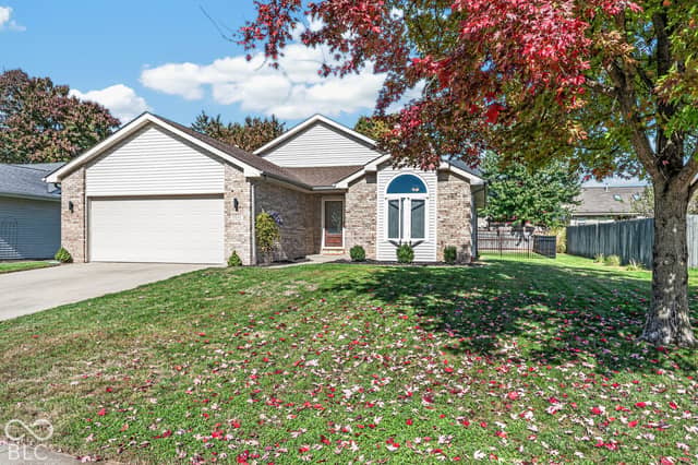 5886 Regency Drive, Columbus, IN 47203, photo 4 of 40