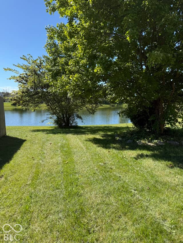 3229 Creekshore Drive, Indianapolis, IN 46268, photo 3 of 46