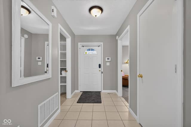 7416 Five Points Road, Indianapolis, IN 46259, photo 5 of 33