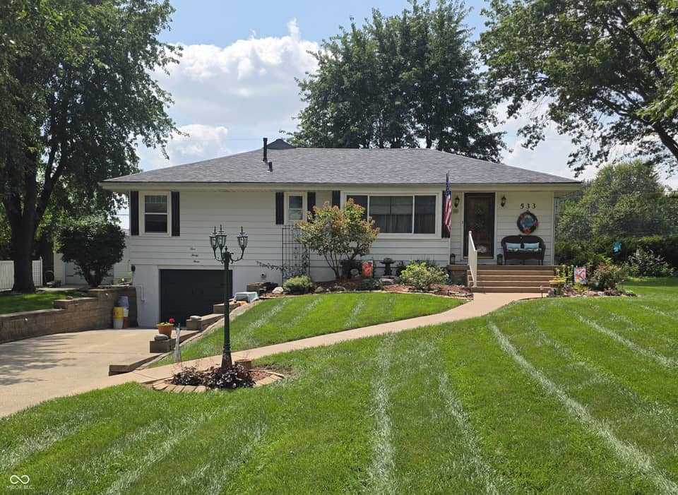 533 Lockerbie Road, Shelbyville, IN 46176, photo 1 of 60