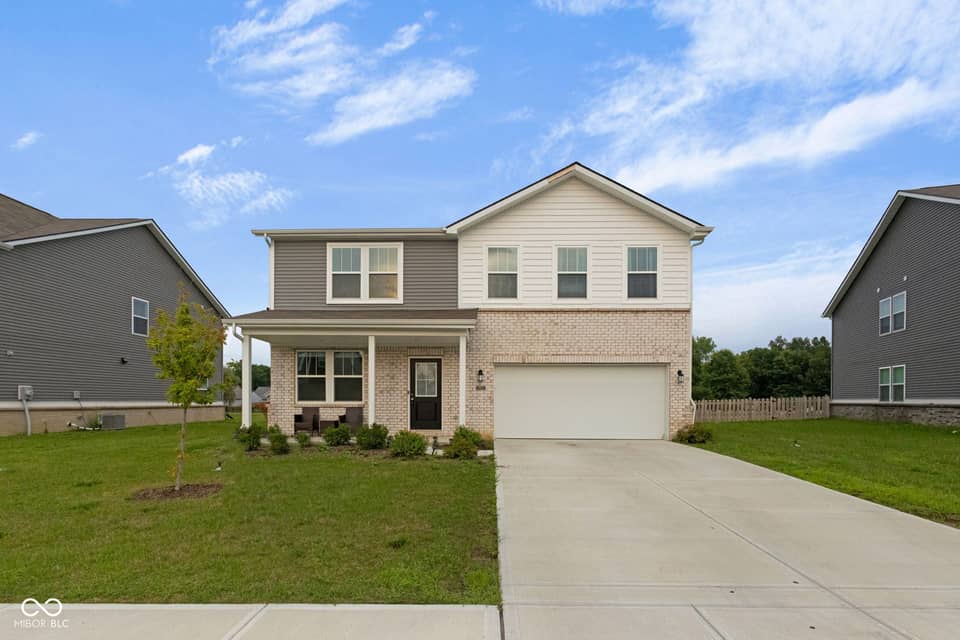 7423 Manor Lake Lane, Indianapolis, IN 46268, photo 1 of 36
