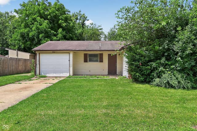 2154 Fairhaven Drive, Indianapolis, IN 46229, photo 2 of 15