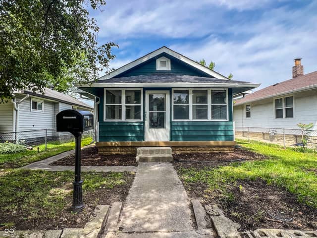 946 N Somerset Avenue, Indianapolis, IN 46222, photo 2 of 22