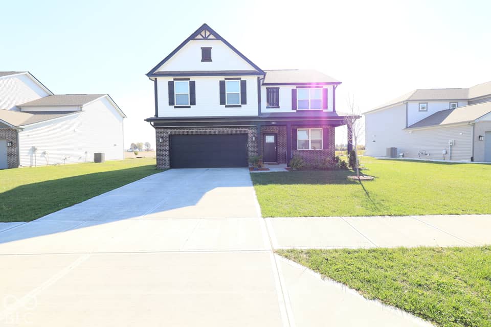 801 Blaine Drive, Whiteland, IN 46184, photo 1 of 33