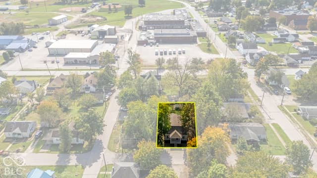 365 E Kerton Street, Scottsburg, IN 47170, photo 4 of 22