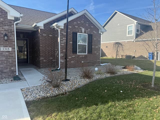 1315 Bontrager Lane, Shelbyville, IN 46176, photo 3 of 24