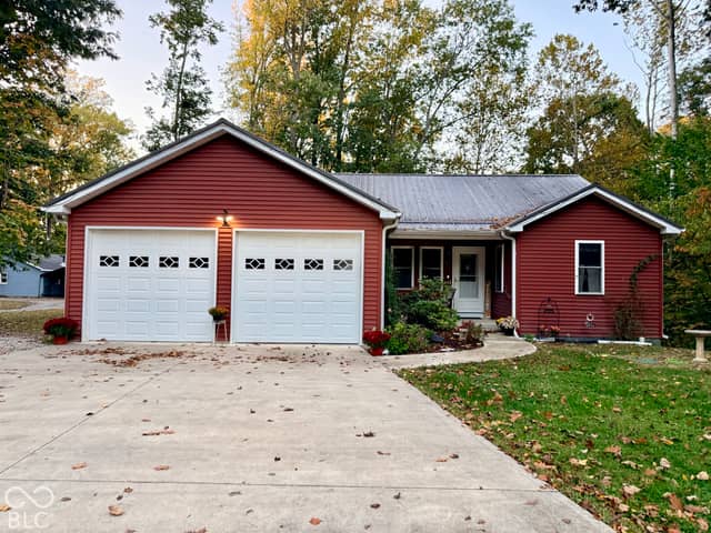 2902 W Stratford Circle, Crawfordsville, IN 47933, photo 2 of 56