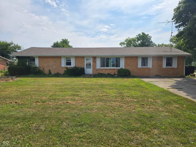 8925 Walnut Street, Taylorsville, IN 47280, photo 2 of 16