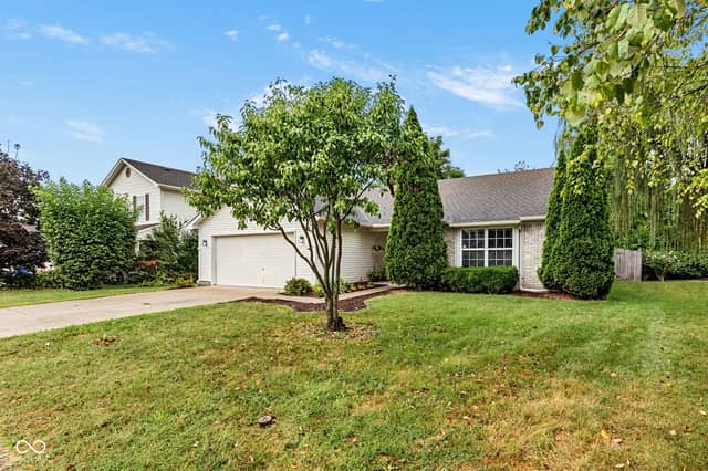 12124 Pepperwood Drive, Indianapolis, IN 46236, photo 4 of 41