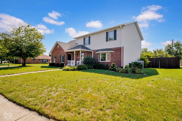 2251 Reston Lane, Columbus, IN 47203, photo 4 of 43