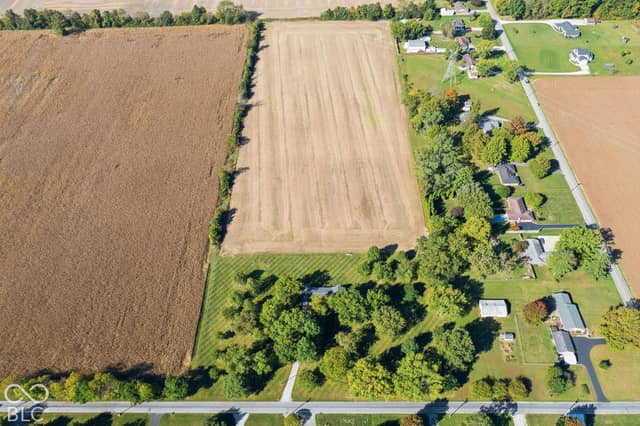 916 N 350 W, Greenfield, IN 46140, photo 4 of 79