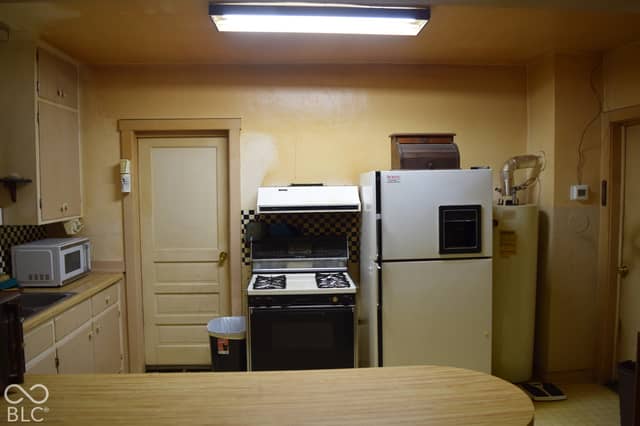 1883 Shady Lane, Columbus, IN 47201, photo 3 of 16