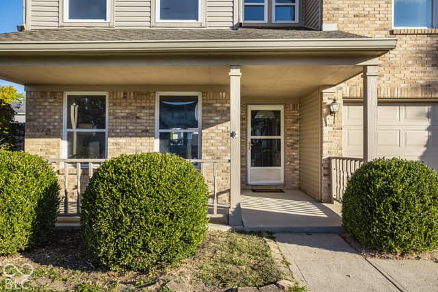 10570 Pleasant View Lane, Fishers, IN 46038, photo 2 of 37