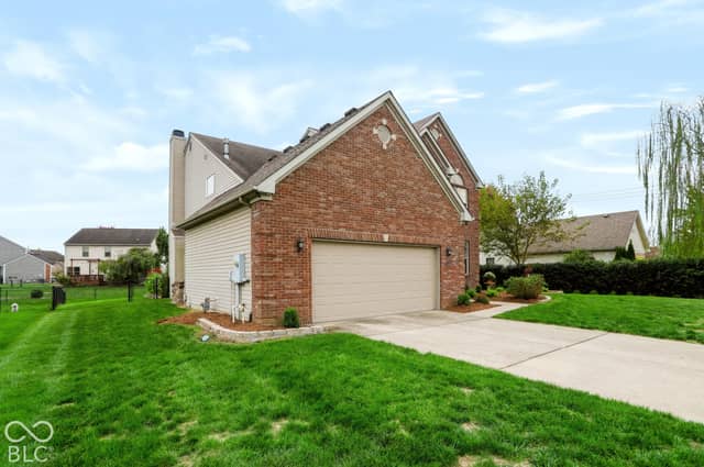 5647 Wakefield Road, Greenwood, IN 46142, photo 4 of 68