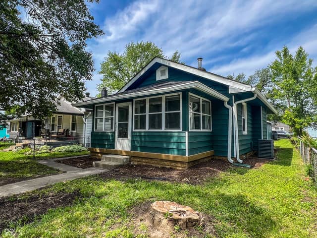 946 N Somerset Avenue, Indianapolis, IN 46222, photo 4 of 22