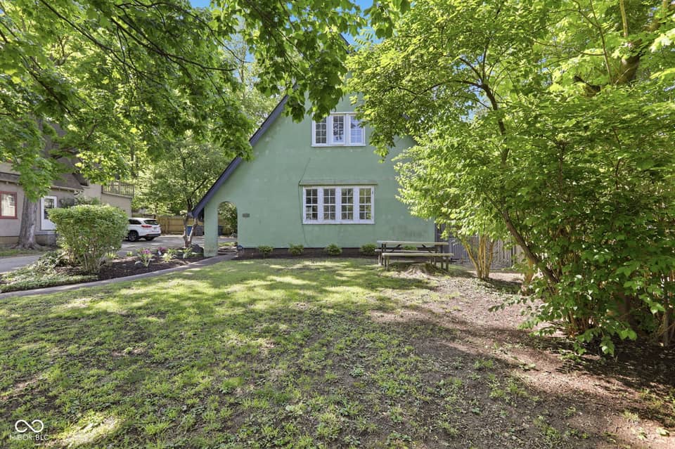 715 Kessler Blvd E Drive, Indianapolis