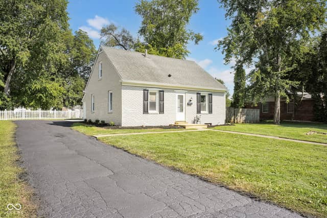 3415 Westenedge Drive, Columbus, IN 47203, photo 3 of 34