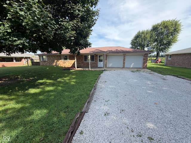 2584 E Phylbeck Avenue, Terre Haute, IN 47805, photo 2 of 21