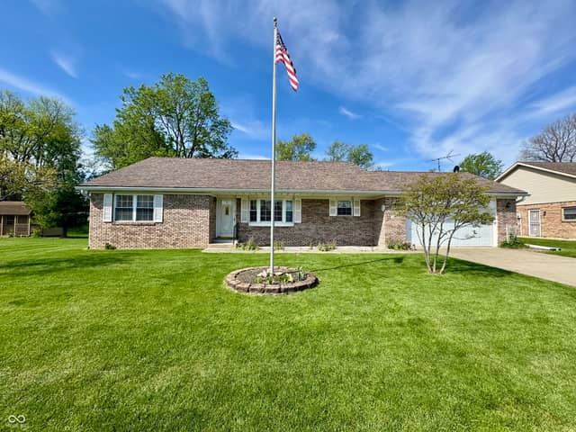 1207 N Monroe Way, Rushville, IN 46173, photo 2 of 45