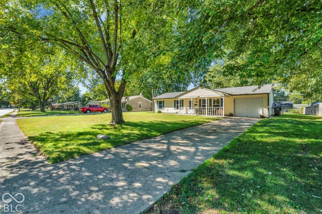 902 Sweetbriar Avenue, Whiteland, IN 46184, photo 3 of 17