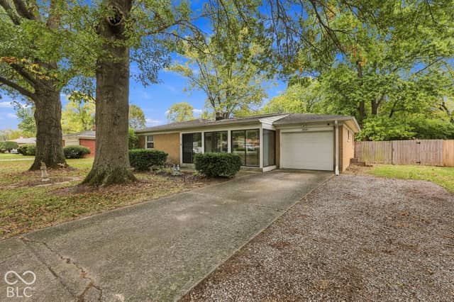 6035 Woodside Drive, Indianapolis, IN 46228, photo 2 of 27