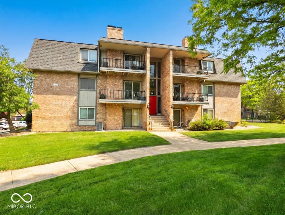 1715 Homan Drive #301, Schererville, IN 46375, photo 1 of 19