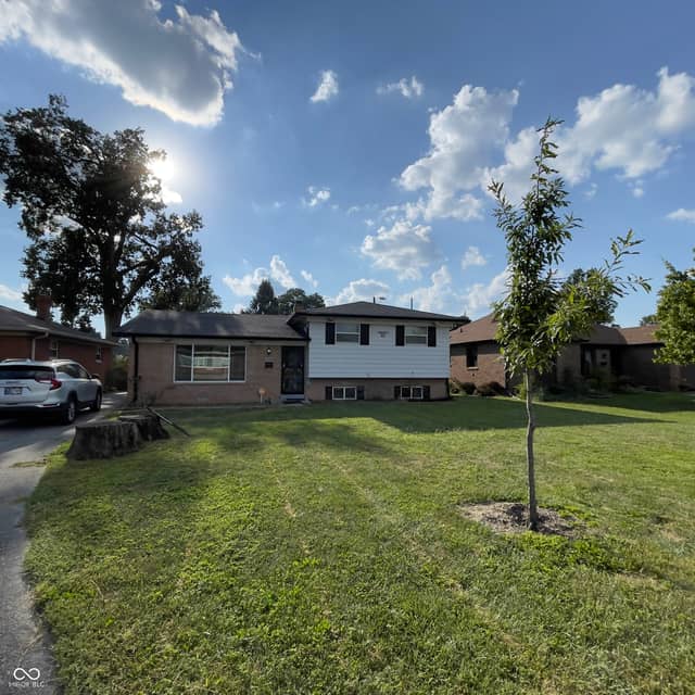 1426 N Graham Avenue, Indianapolis, IN 46219, photo 4 of 23