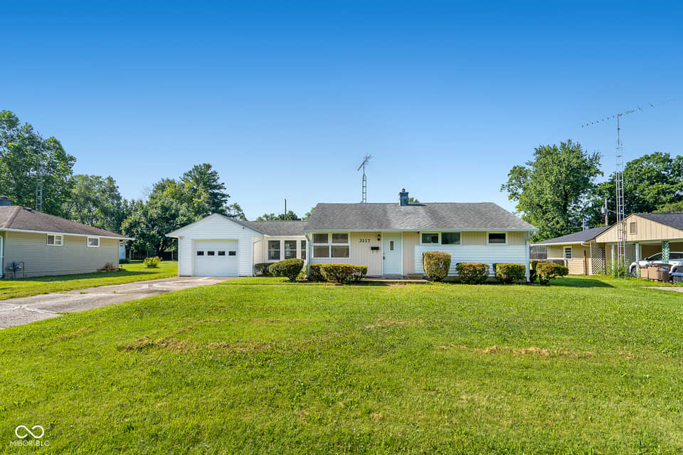 3117 31st Street, Columbus, IN 47203, photo 1 of 34