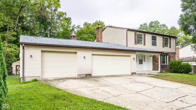 9320 Thornwood Drive, Indianapolis, IN 46250, photo 3 of 52