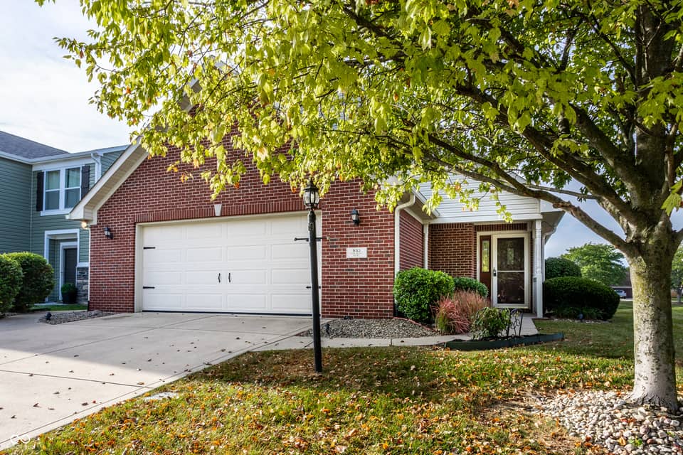 933 Amesbury Court, Indianapolis, IN 46217, photo 1 of 47