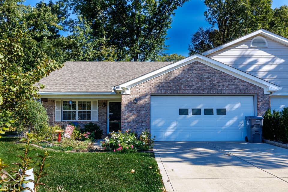 554 Cresthaven Drive, Indianapolis, IN 46217, photo 1 of 75