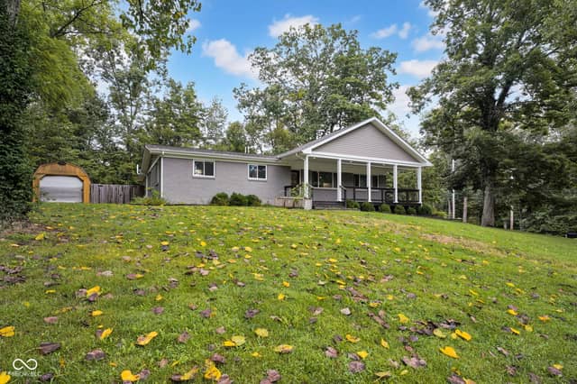 19514 E Lake Site Drive, Hope, IN 47246, photo 2 of 38