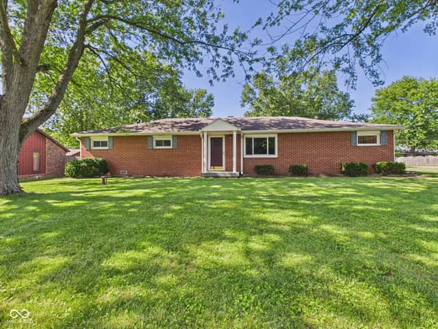 262 E 600 N, Alexandria, IN 46001, photo 3 of 27
