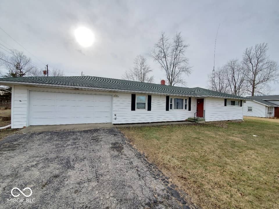 203 W Walnut Street, Farmland, IN 47340, photo 1 of 14
