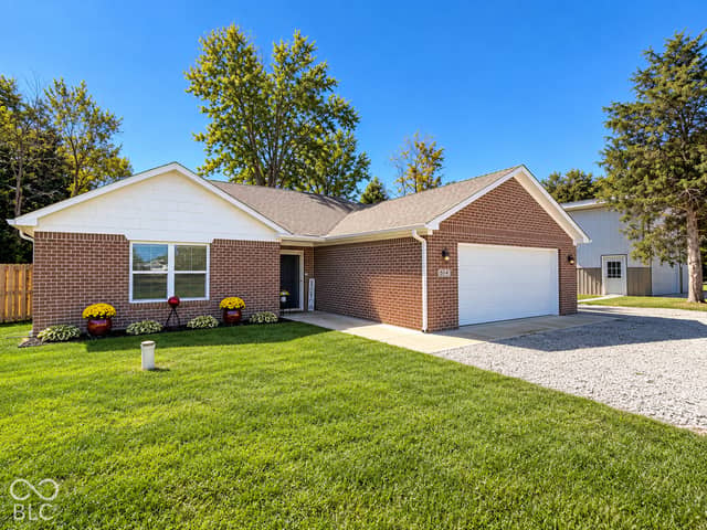 554 Mill Springs, Coatesville, IN 46121, photo 2 of 30