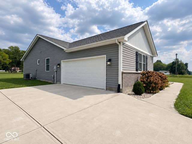 1562 NE Santee Drive, Greensburg, IN 47240, photo 5 of 51