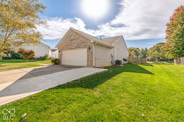 7203 Oakview Drive, Avon, IN 46123, photo 4 of 44