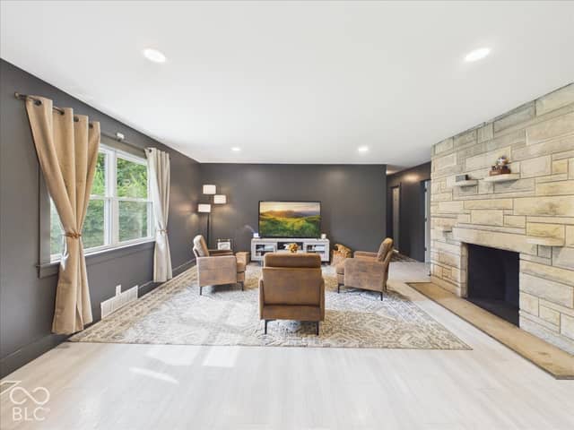 1048 Kessler Boulevard West Drive, Indianapolis, IN 46228, photo 5 of 47