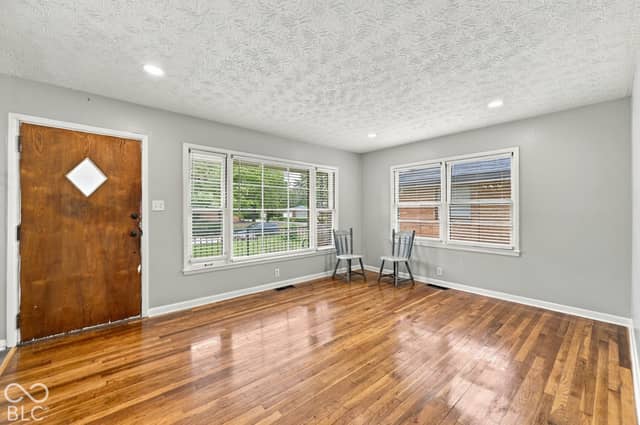 1710 N Coolidge Avenue, Indianapolis, IN 46219, photo 5 of 43
