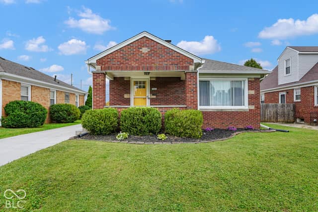 1426 N Butler Avenue, Indianapolis, IN 46219, photo 3 of 57