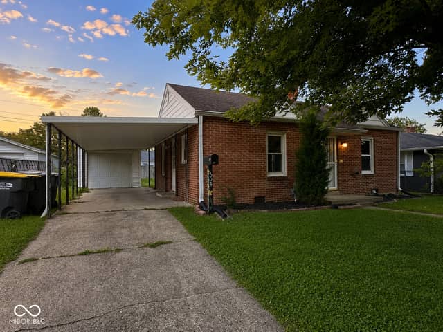 304 W 34th Street, Anderson, IN 46013, photo 3 of 25