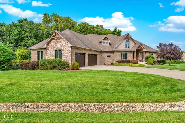 4202 Whitetail Woods Drive, Bargersville, IN 46106, photo 2 of 114