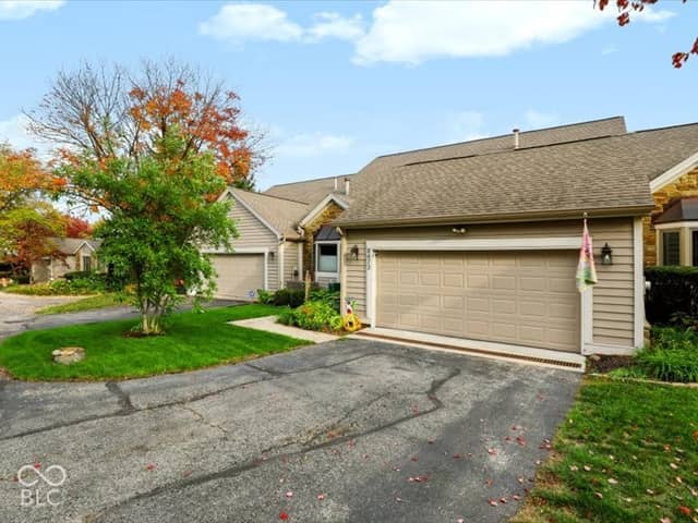 8473 Sand Point Way, Indianapolis, IN 46240, photo 3 of 41