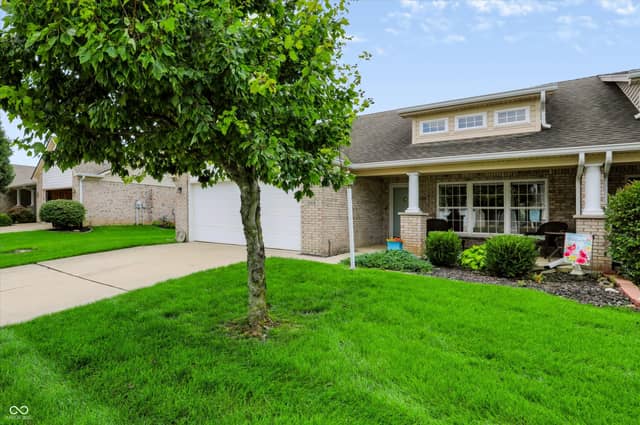 1068 Hilltop Commons Boulevard, Whiteland, IN 46184, photo 3 of 36