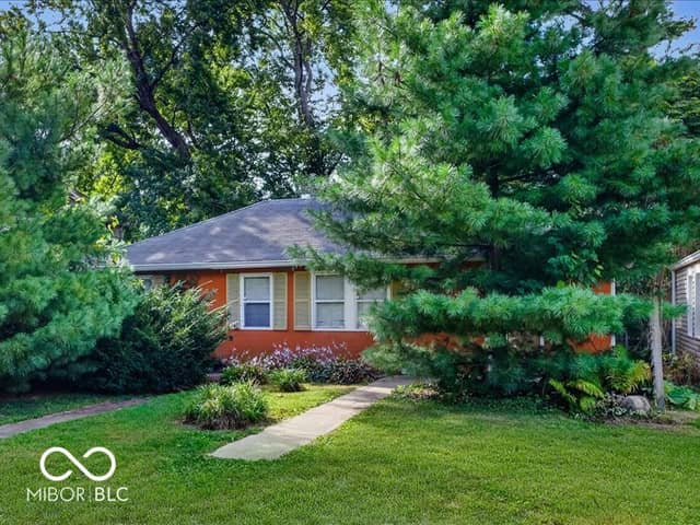 1025 Helen Drive, Indianapolis, IN 46240, photo 2 of 27