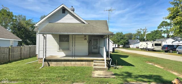 102 Jones St, Columbus, IN 47201, photo 2 of 21