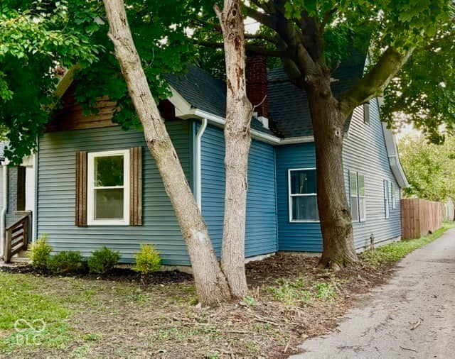 830 N Temple Avenue, Indianapolis, IN 46201, photo 3 of 20